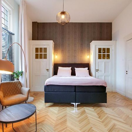 Romantische Stad Suite "Alora", Met Prive Parkeerplaats Alkmaar Bagian luar foto